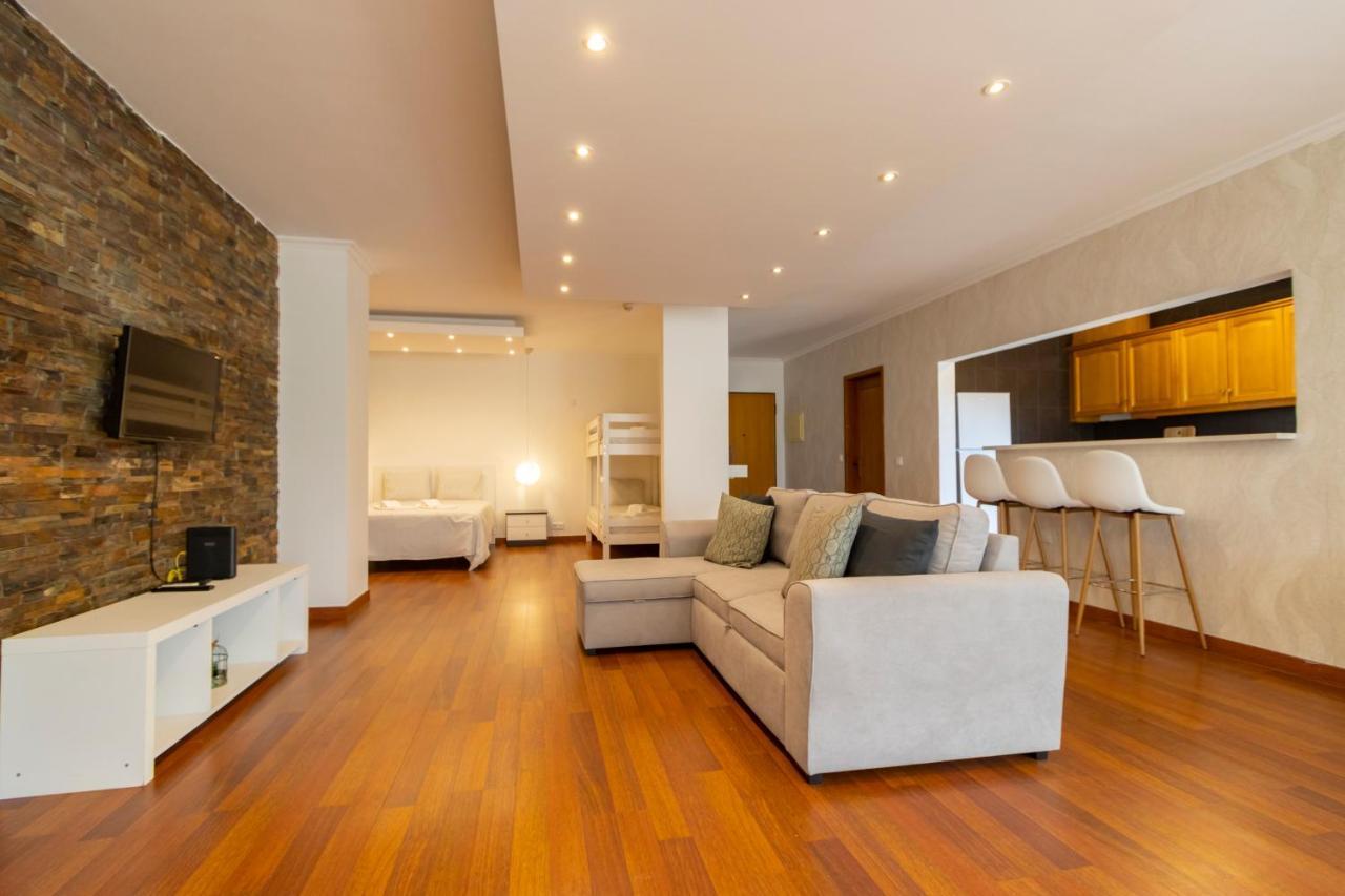 Spaceful Apartment In אלבופיירה מראה חיצוני תמונה